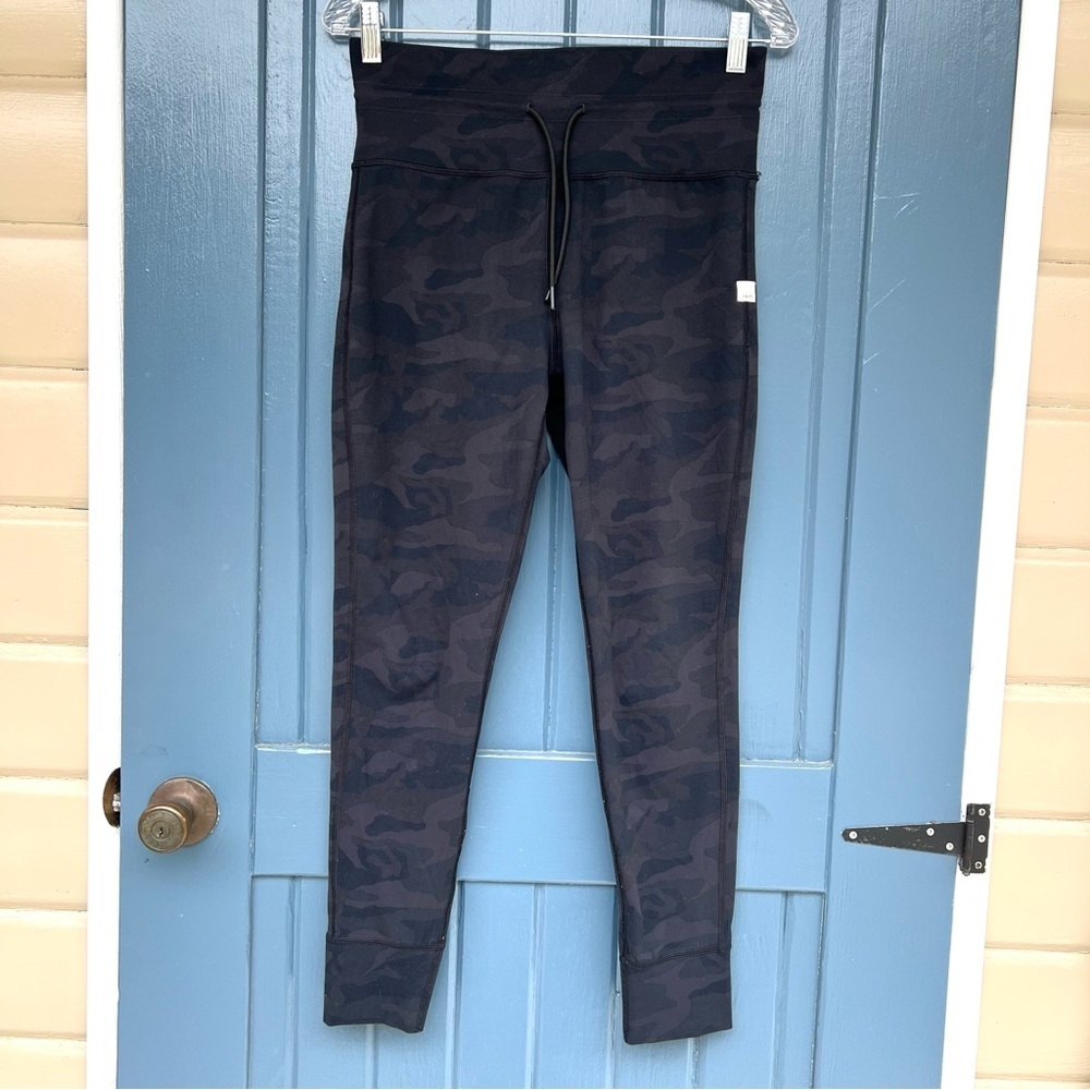 Vuori Women's Joggers Black Tone On Tone Camouflage Women’s Size Small - Picture 2 of 9